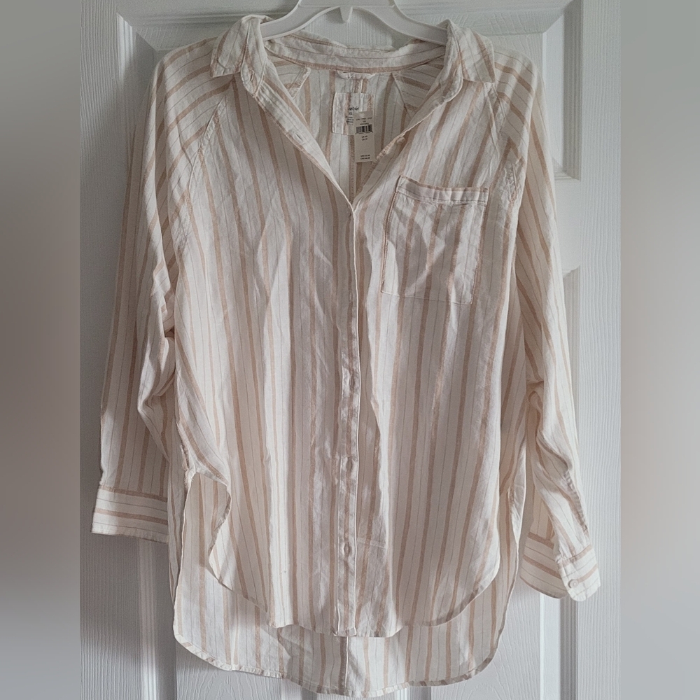 NWT- Aerie • Oversized thin button-down